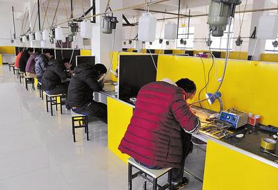 計算機(jī)軟硬件的技術(shù)開發(fā)在商洛的實(shí)踐與未來展望